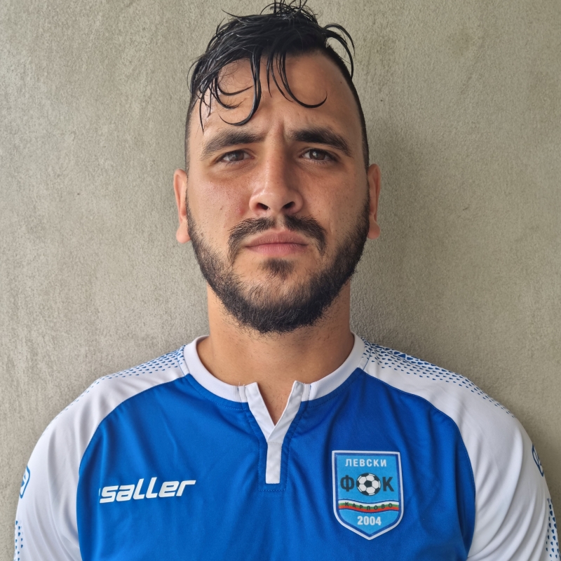 Иван Иванов