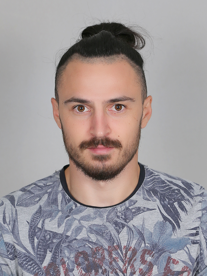 Кристиян Николов